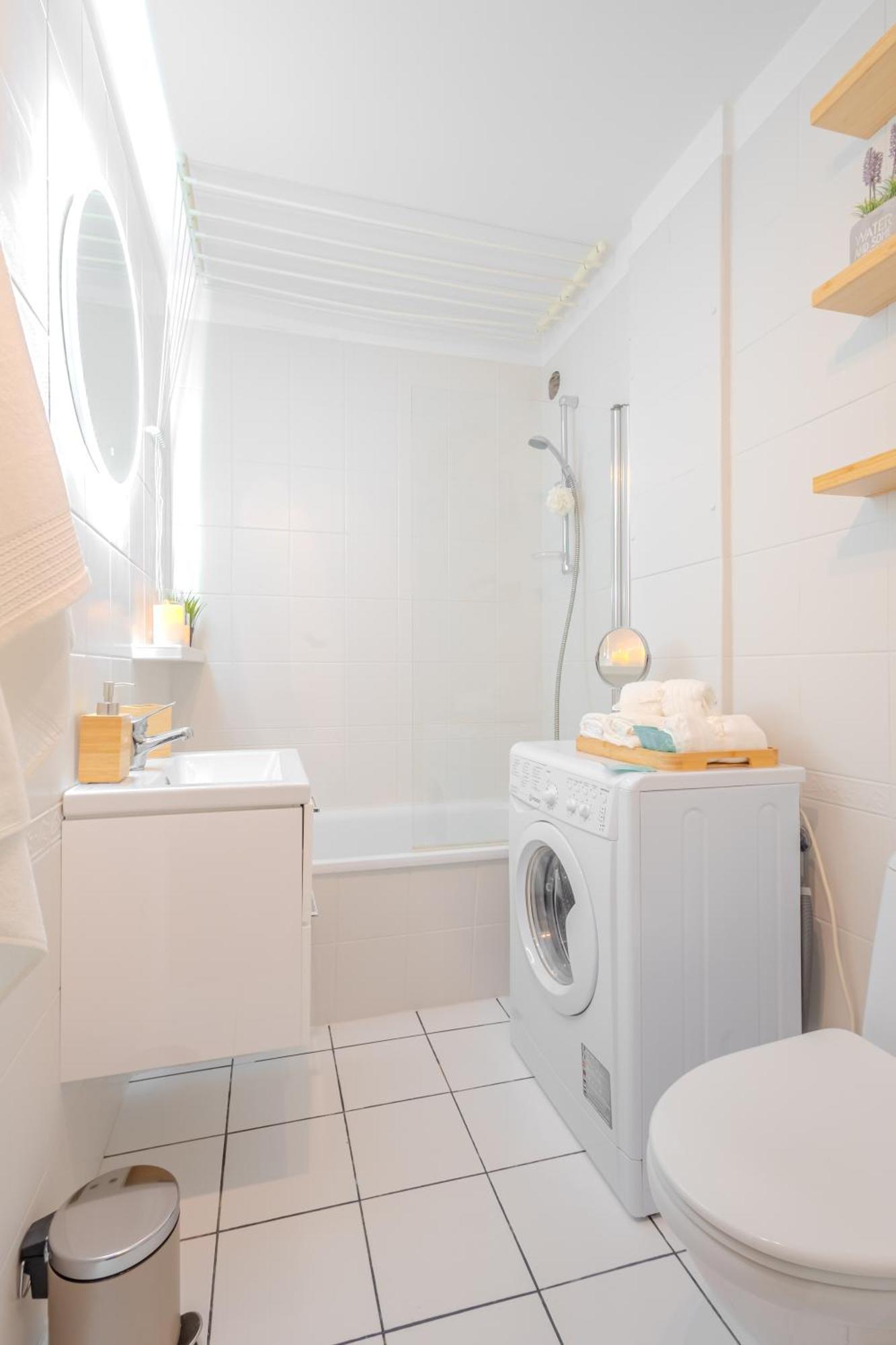 Appartamento Rezydencja Filmowa- Wygodny Apartament 10 Min Od Lotniska I Centrum Varsavia Esterno foto