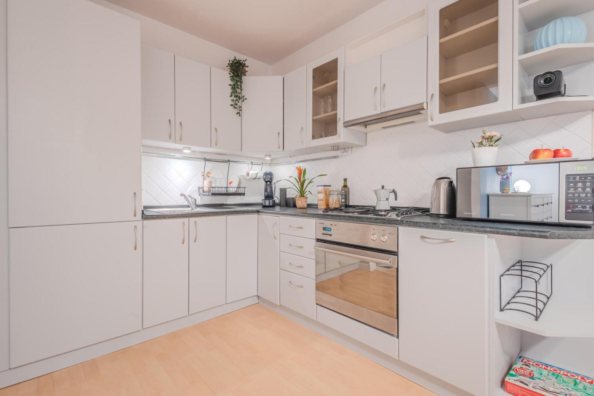 Appartamento Rezydencja Filmowa- Wygodny Apartament 10 Min Od Lotniska I Centrum Varsavia Esterno foto
