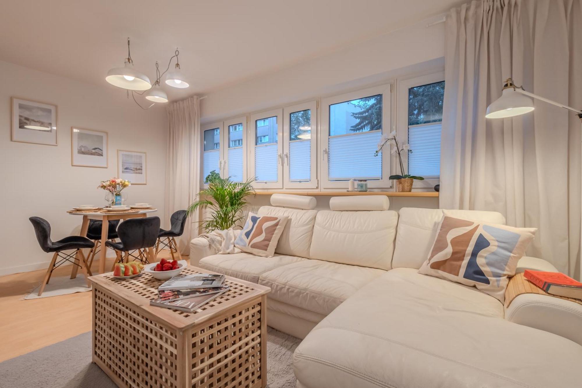 Appartamento Rezydencja Filmowa- Wygodny Apartament 10 Min Od Lotniska I Centrum Varsavia Esterno foto